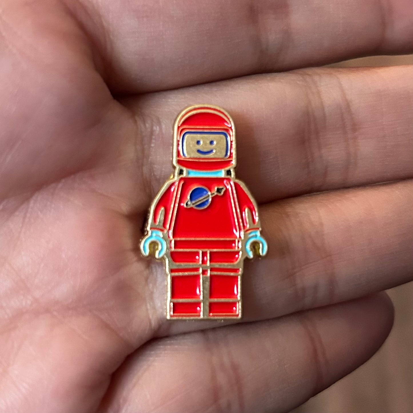 Robot Enamel Pin